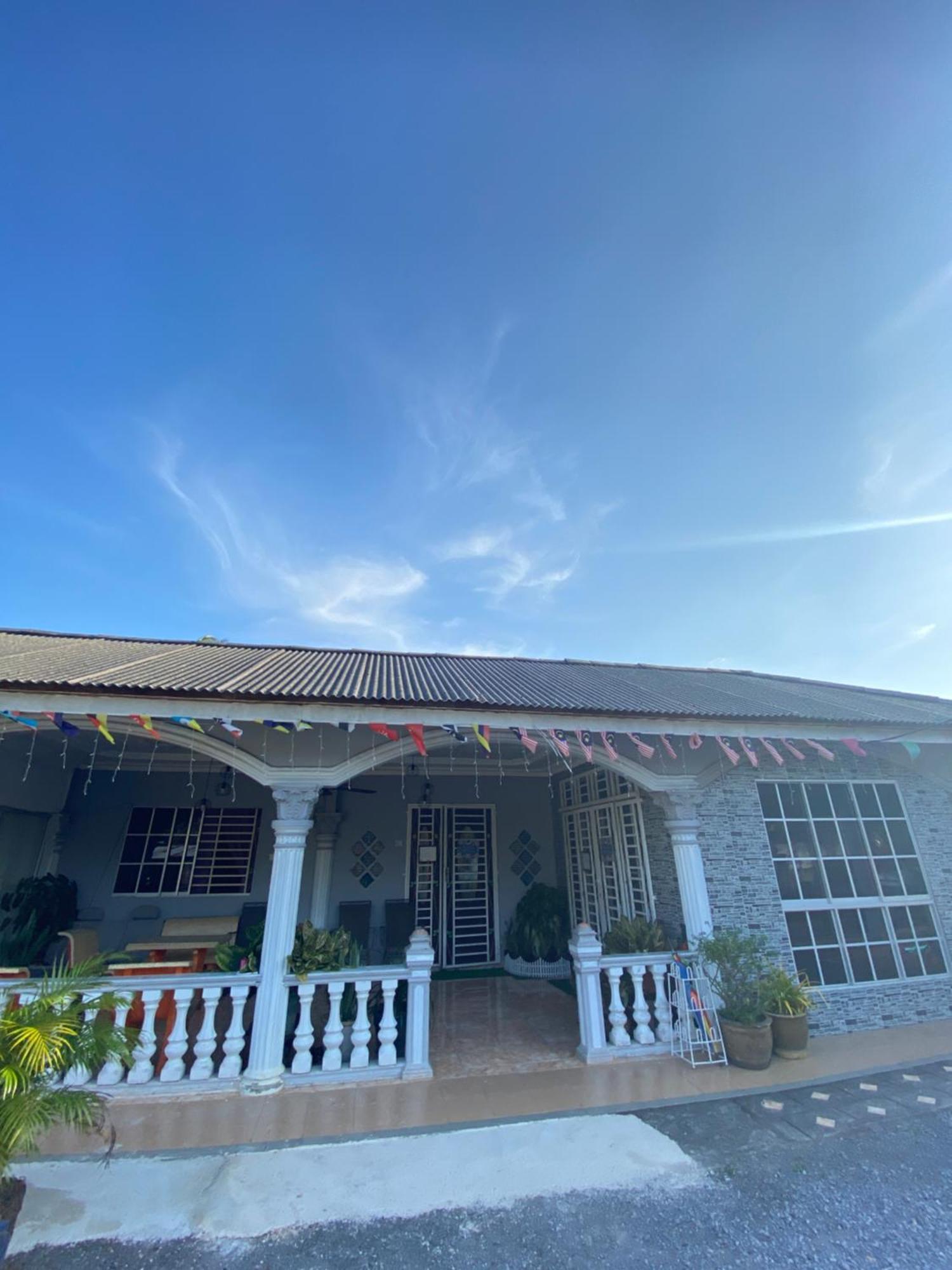 Teratak Tiga Homestay Padang Besar Kaki Bukit Bagian luar foto